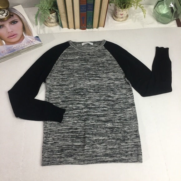 Kokun Women’s Top - Picture 1 of 8